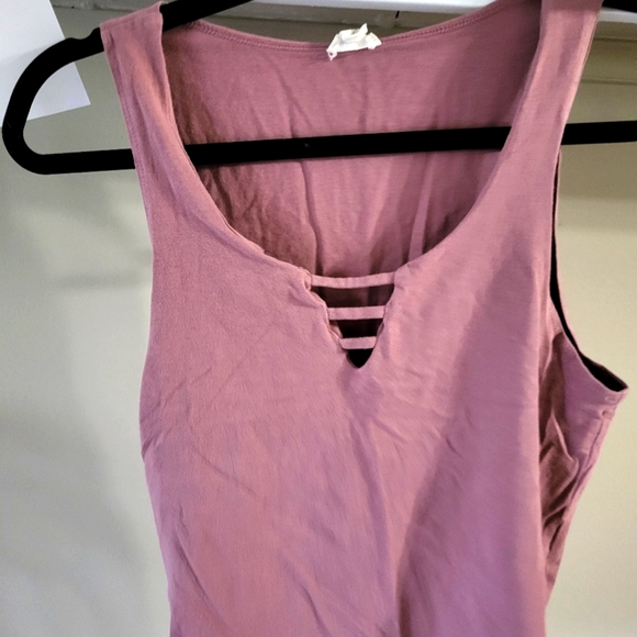 Women's Garage top - Picture 2 of 3